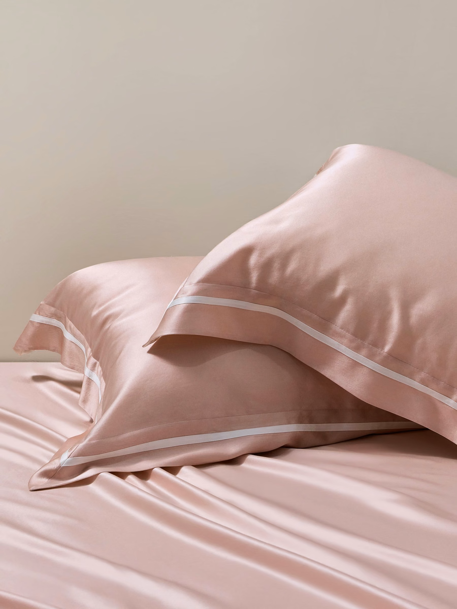Essential Contrast-Trim Silk Bedding Set