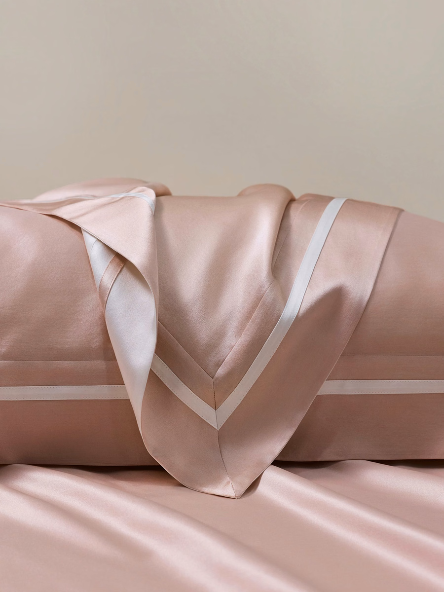 Essential Contrast-Trim Silk Bedding Set