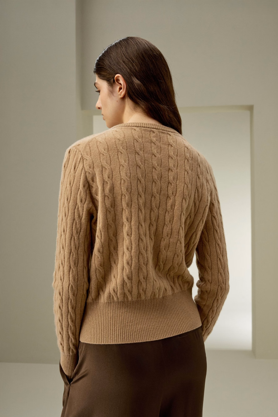 Sweter kardigan z warkoczem z baby kaszmiru
