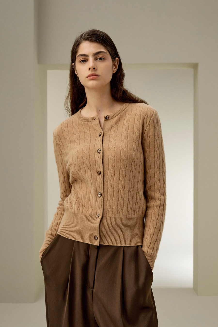 Sweter kardigan z warkoczem z baby kaszmiru