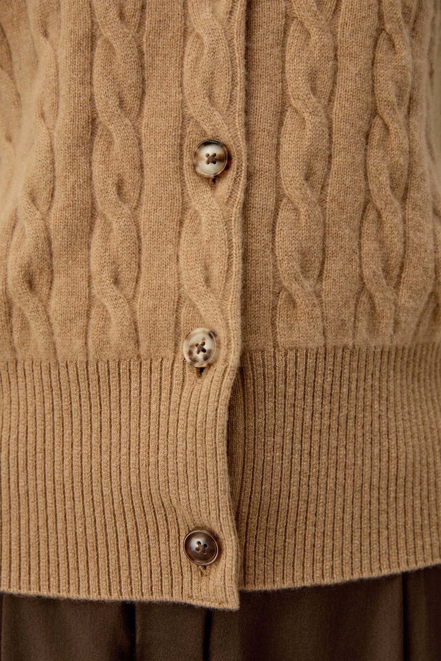 Sweter kardigan z warkoczem z baby kaszmiru