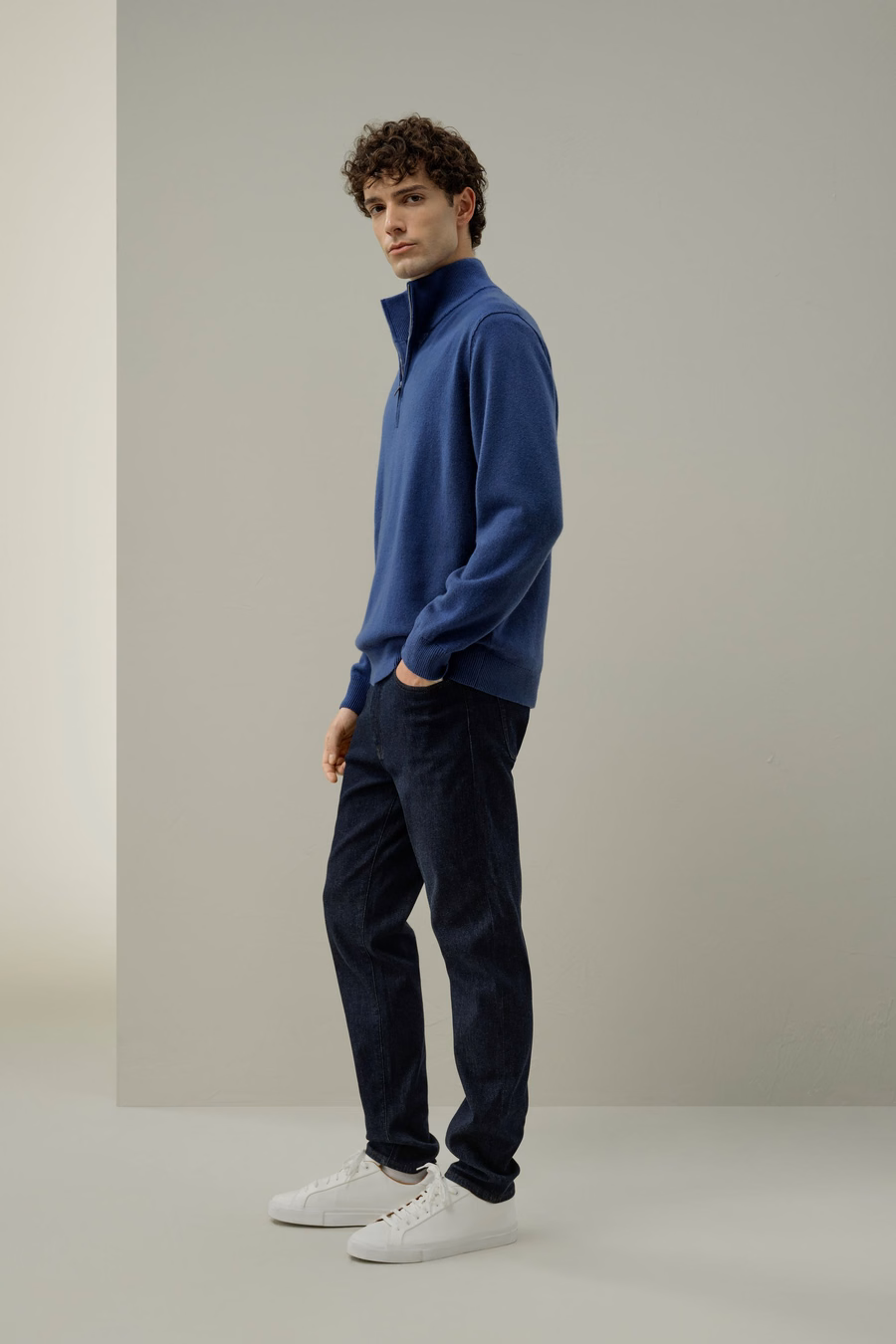 Sweter z wełny z stójką i zamek błyskawiczny