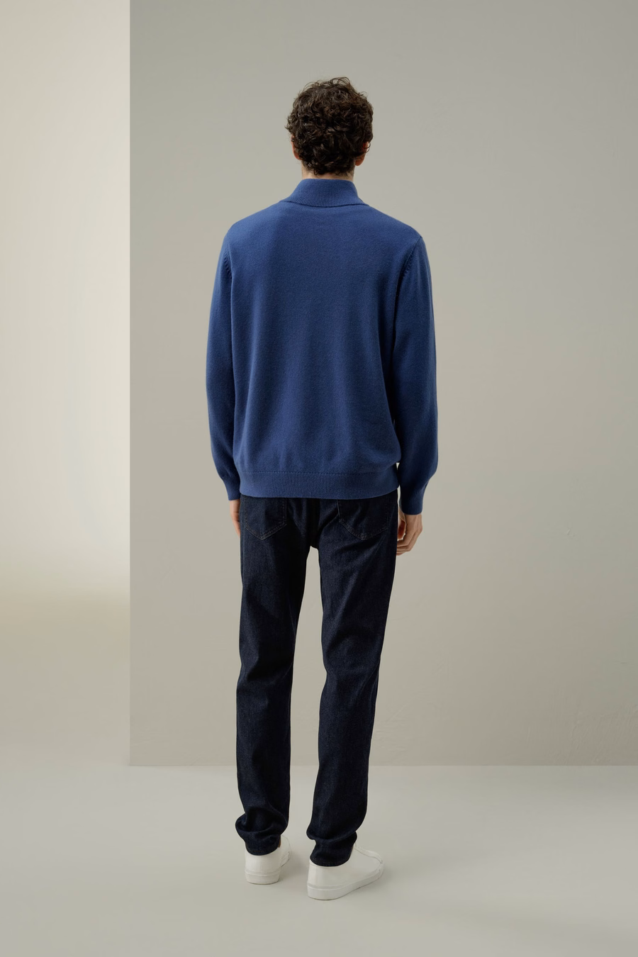 Sweter z wełny z stójką i zamek błyskawiczny