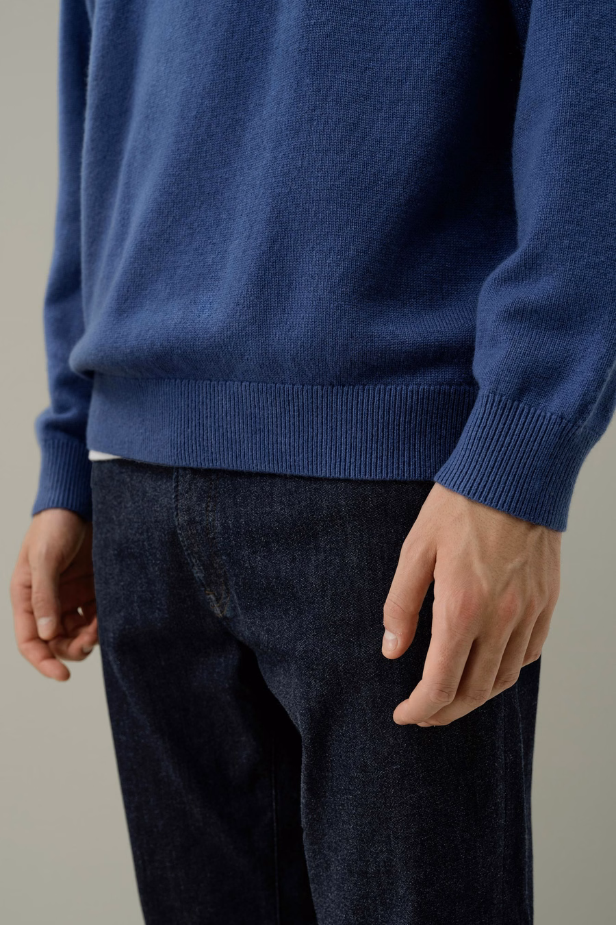 Sweter z wełny z stójką i zamek błyskawiczny