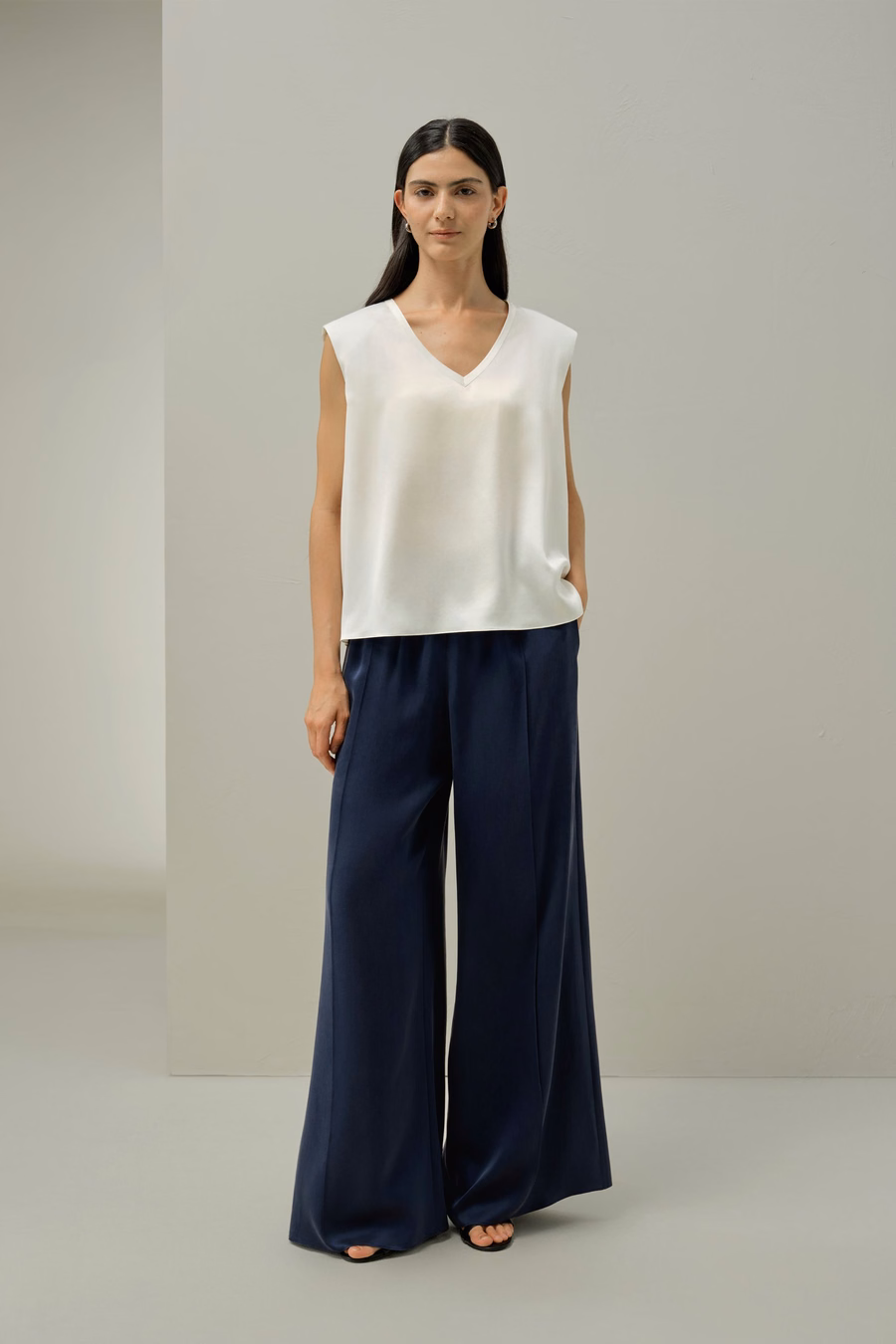 Silk Suede Bez Rękawów Top w Dekolcie w Serek
