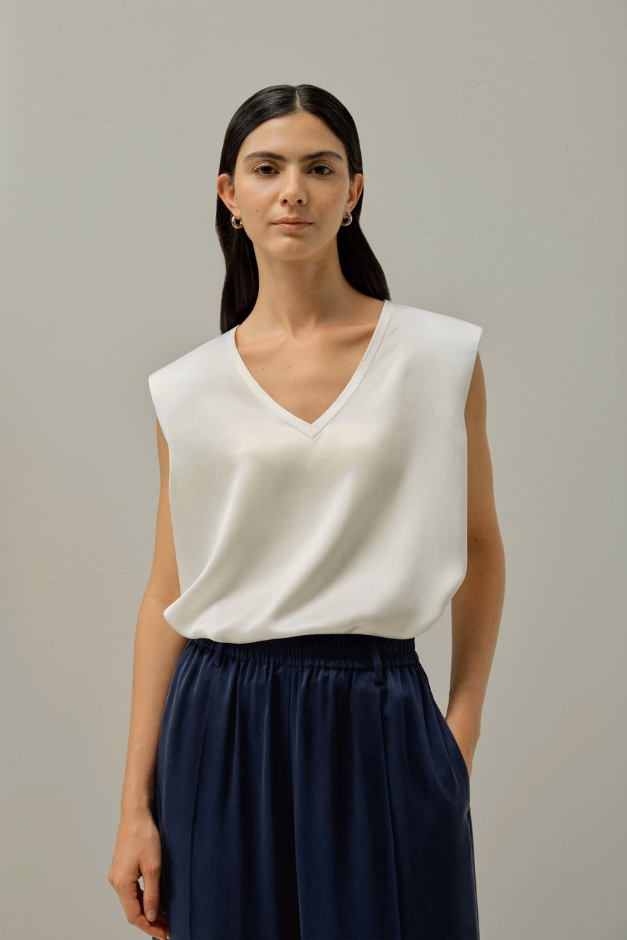 Silk Suede Bez Rękawów Top w Dekolcie w Serek