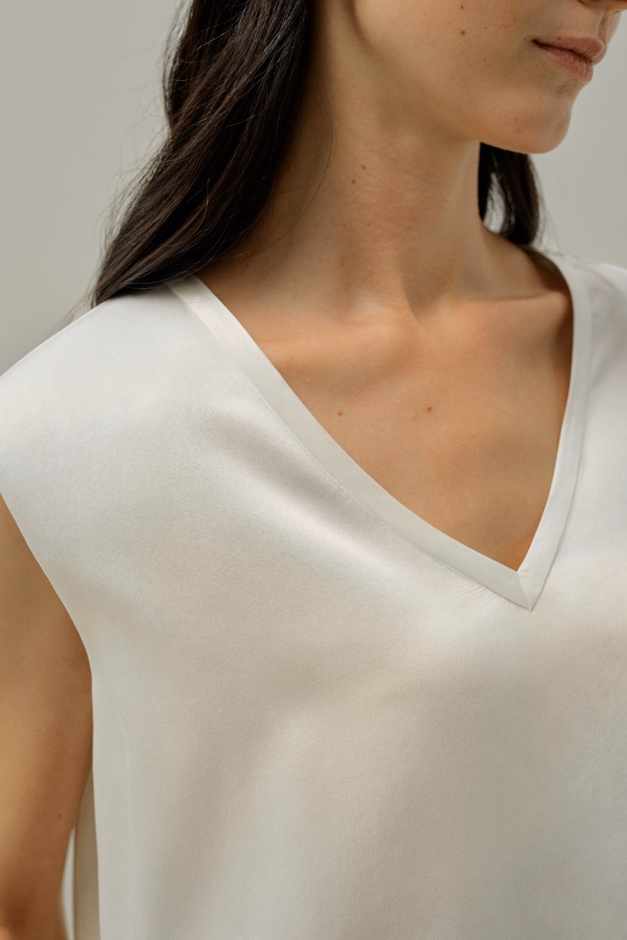Silk Suede Bez Rękawów Top w Dekolcie w Serek