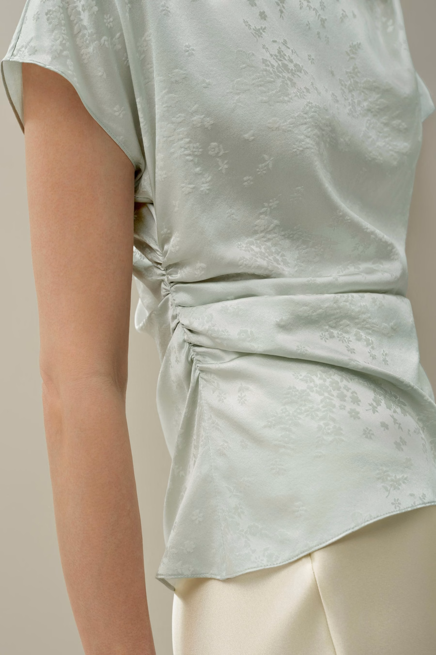 Top z jedwabiu YING Jacquard