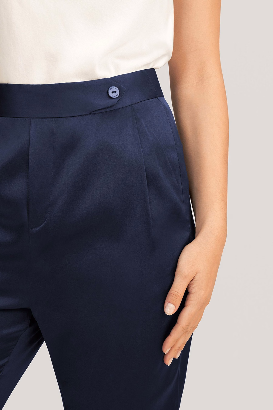 Spodnie papierosowe Comfort Fit z jedwabiu