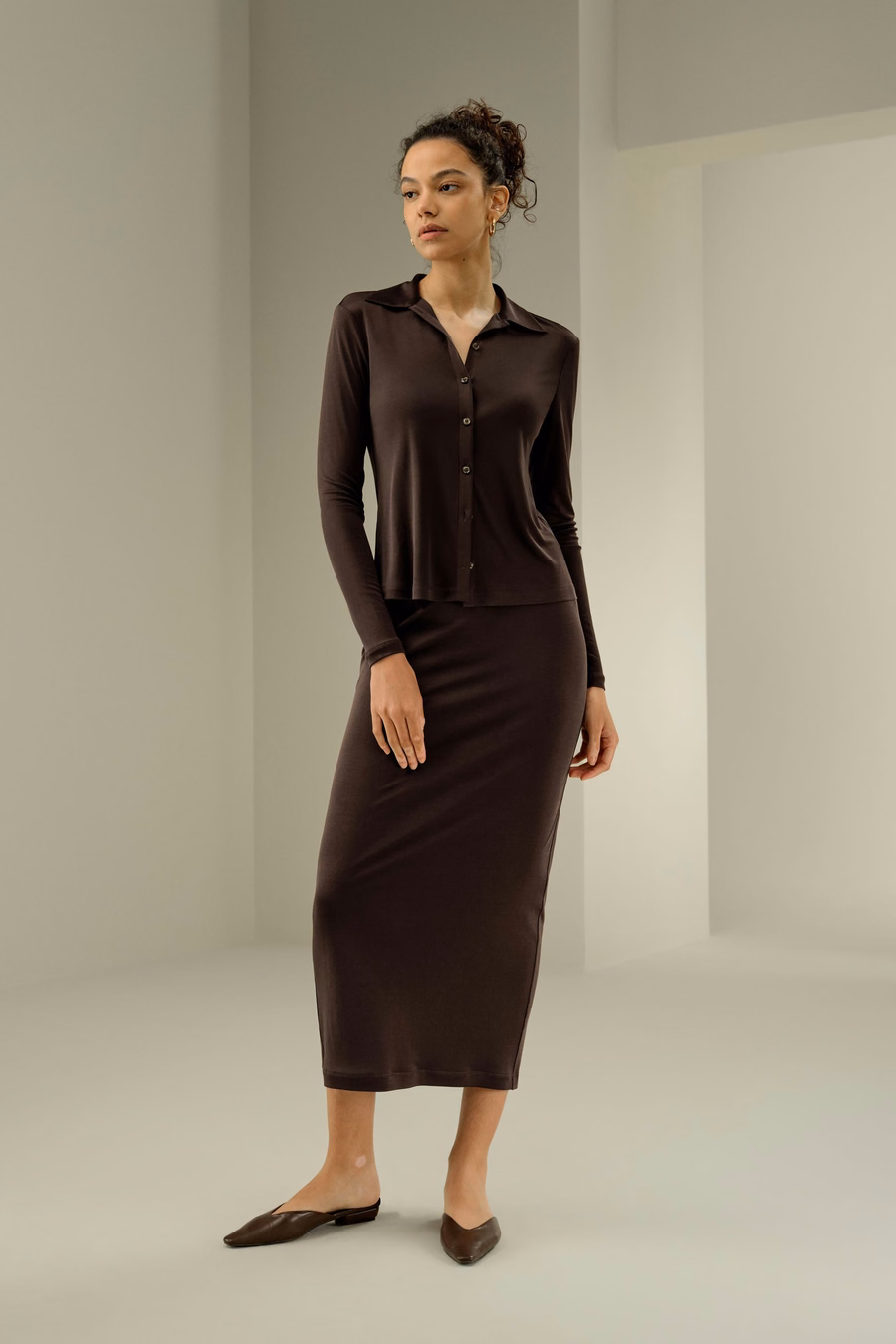 Elegancka jedwabna midi spódnica