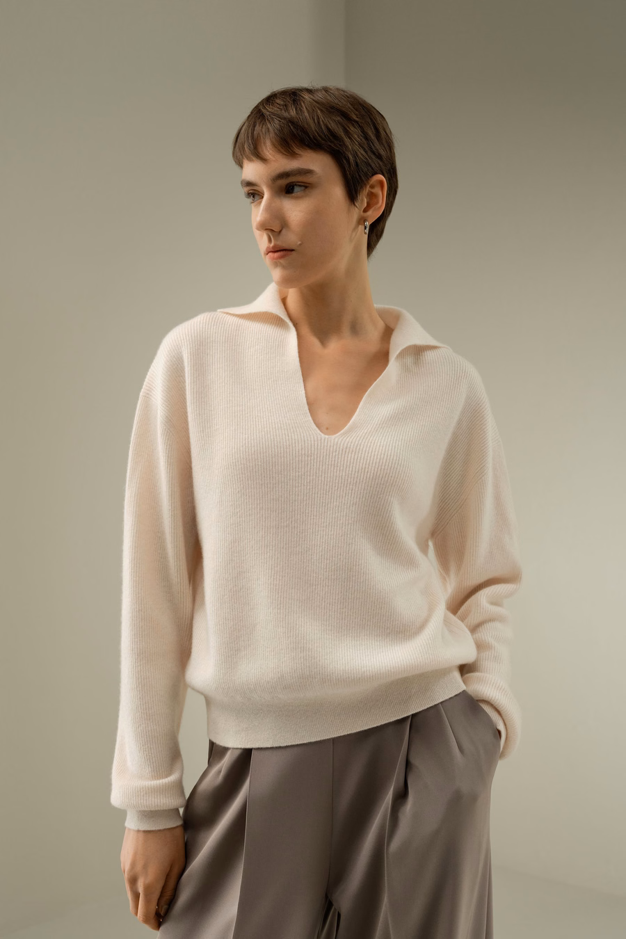 Sweter polo z prążkowanego kaszmiru