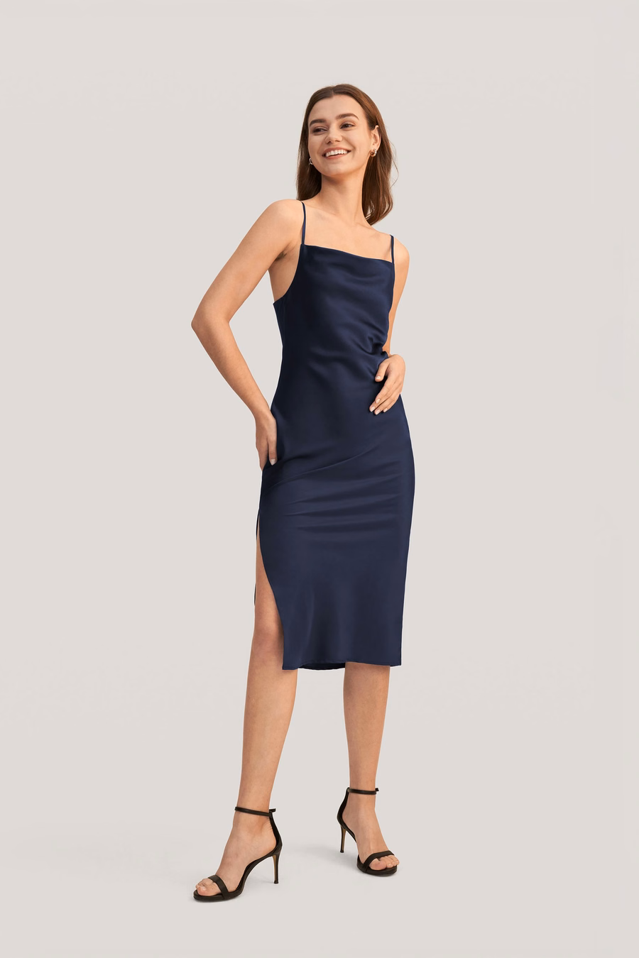 Elegancka Uwodzicielska Sukienka z Dekoltem Cowl