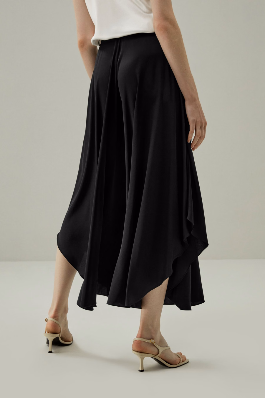 Wide-Legged Silk Fig Pants