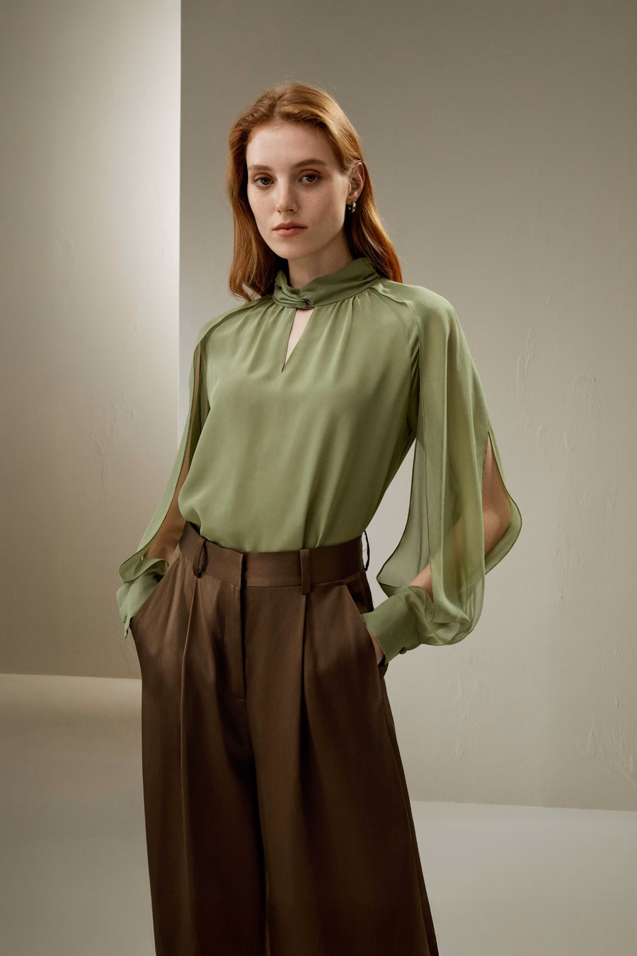 Bluza z Lantern Sleeve i Rozcięciem po Boku
