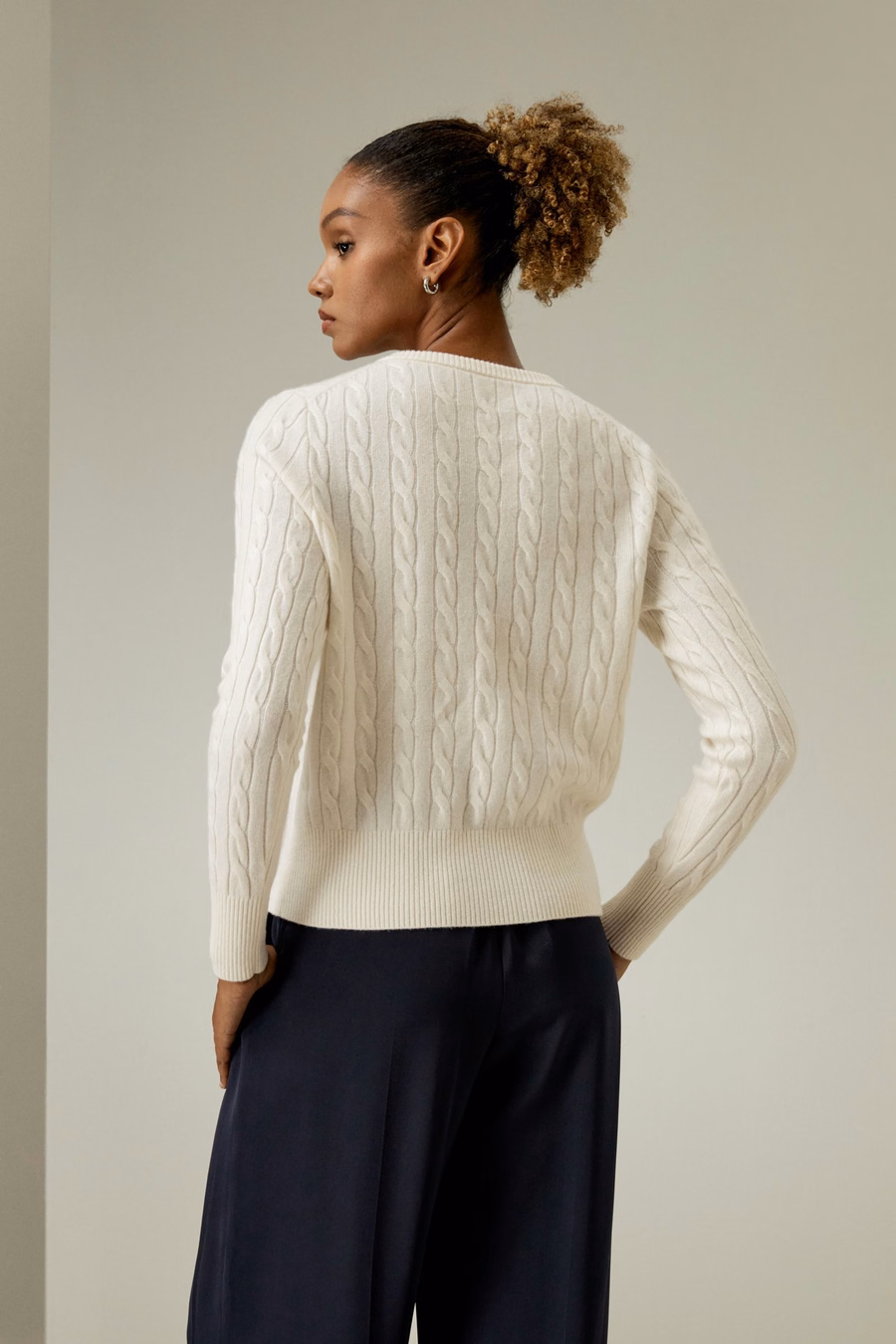 Sweter kardigan z warkoczem z baby kaszmiru