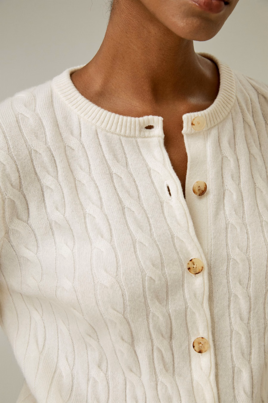 Sweter kardigan z warkoczem z baby kaszmiru