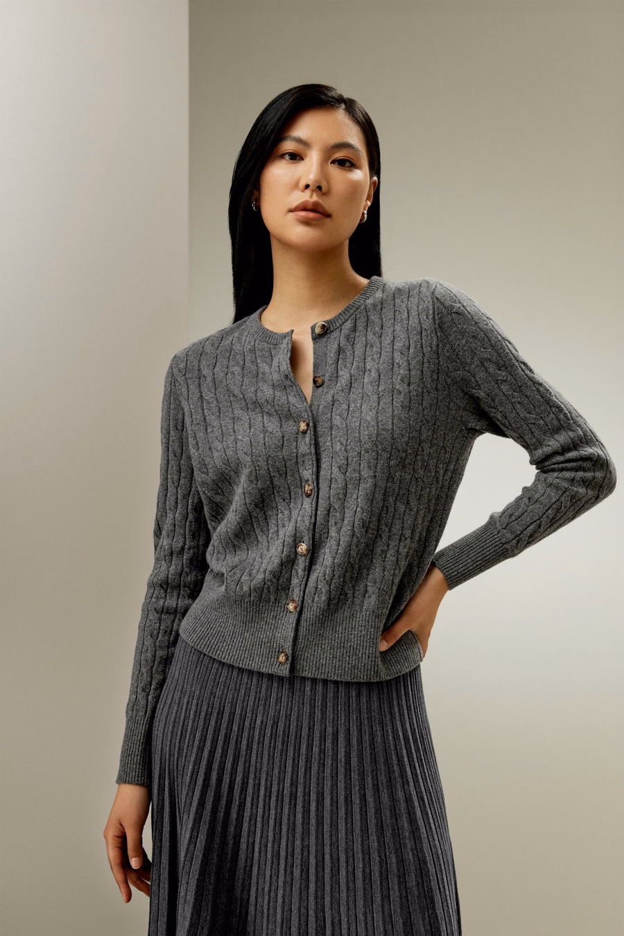 Sweter kardigan z warkoczem z baby kaszmiru