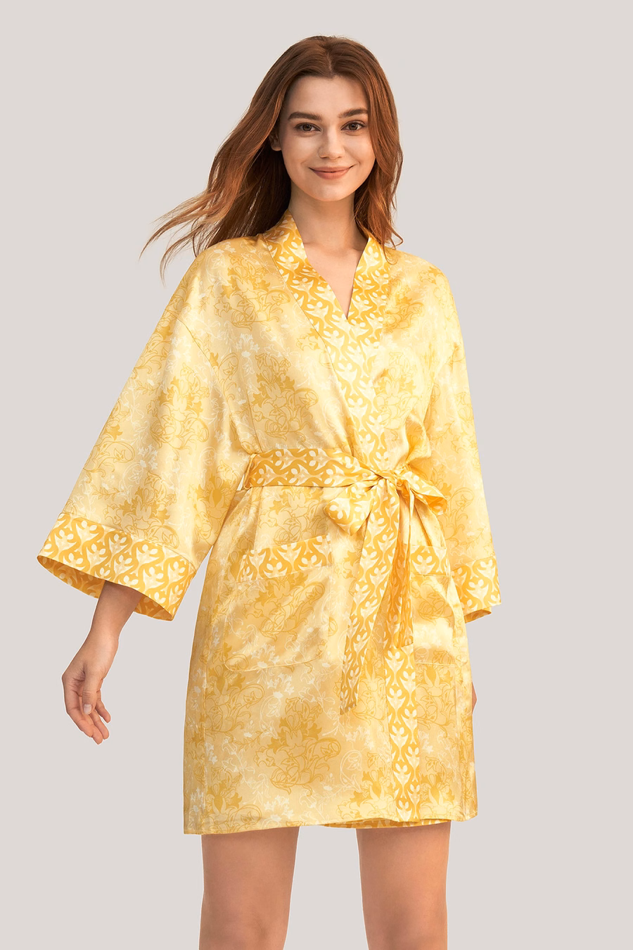 Złoty jedwabny kimono szlafrok