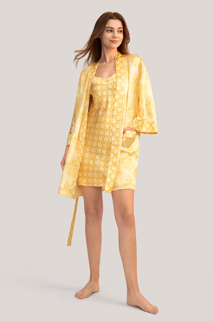 Złoty jedwabny kimono szlafrok