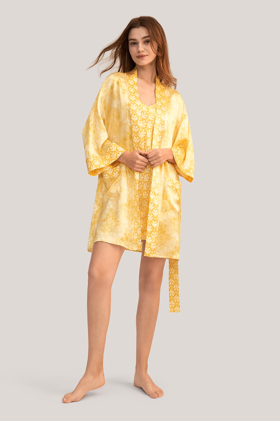 Złoty jedwabny kimono szlafrok