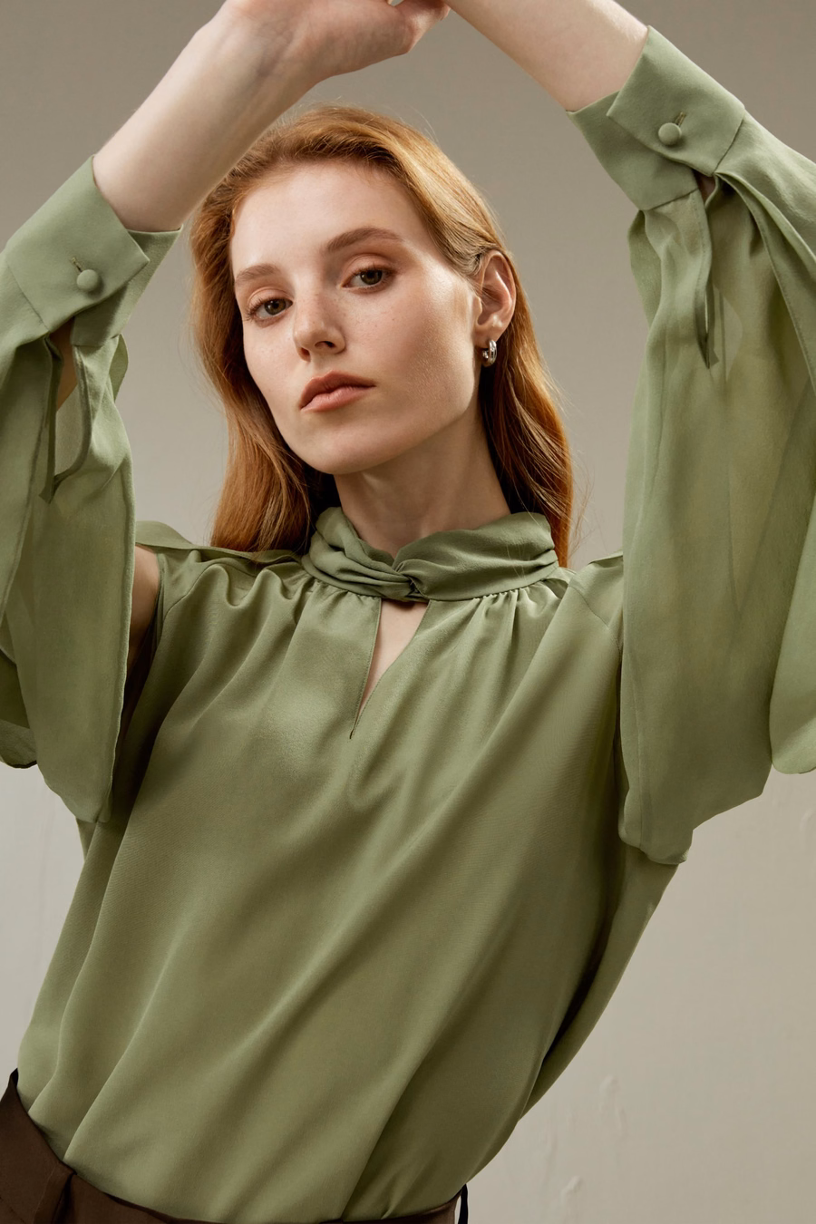 Bluza z Lantern Sleeve i Rozcięciem po Boku