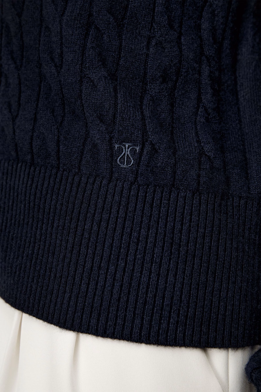 Sweter kardigan z warkoczem z baby kaszmiru