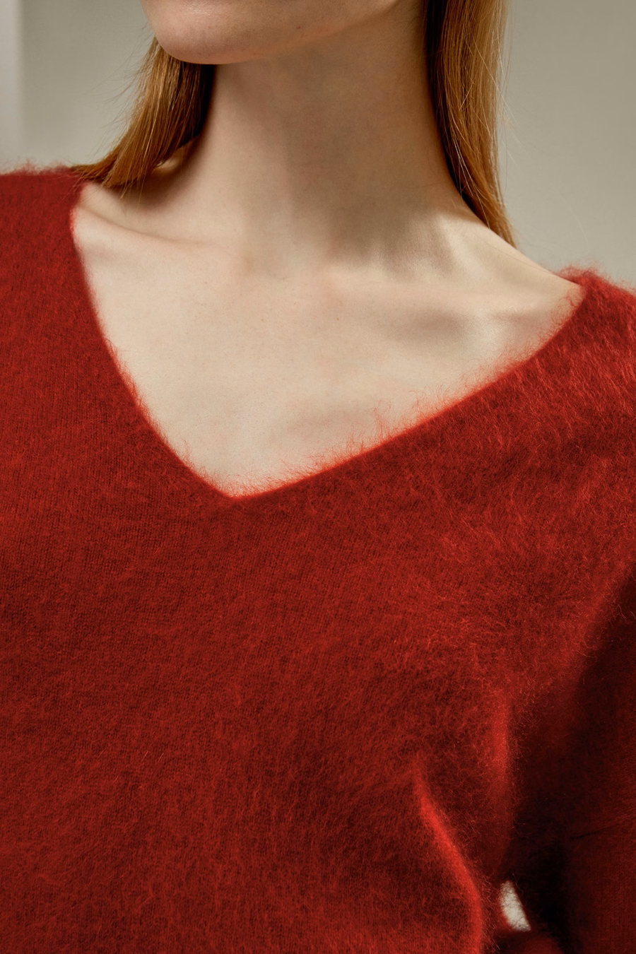 Sweter z wełny kaszmirowej z dekoltem w kształcie V
