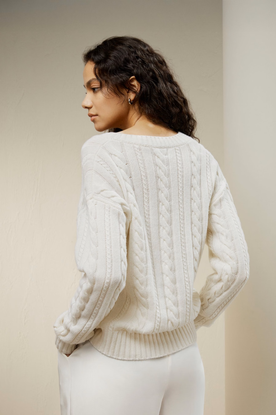 Sweter z wełny z mieszanką kaszmiru w splot kablowym