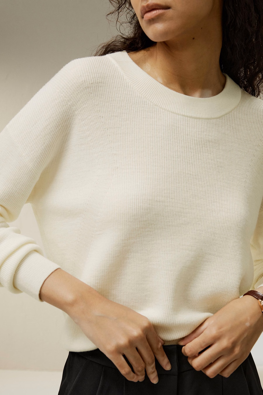 Ultra cienki sweter z wełny merino z okrągłym dekoltem