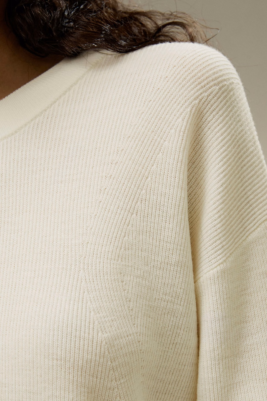 Ultra cienki sweter z wełny merino z okrągłym dekoltem