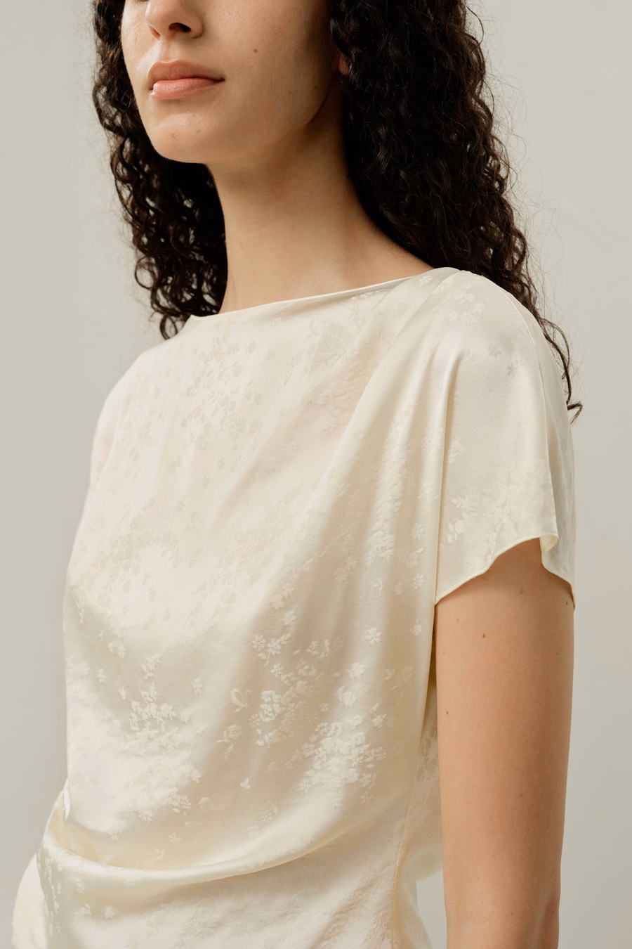 Top z jedwabiu YING Jacquard