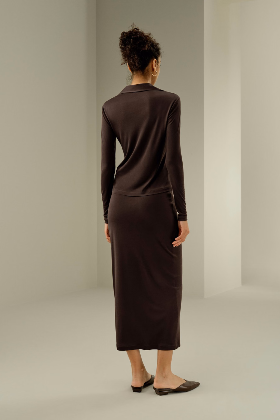 Elegancka jedwabna midi spódnica