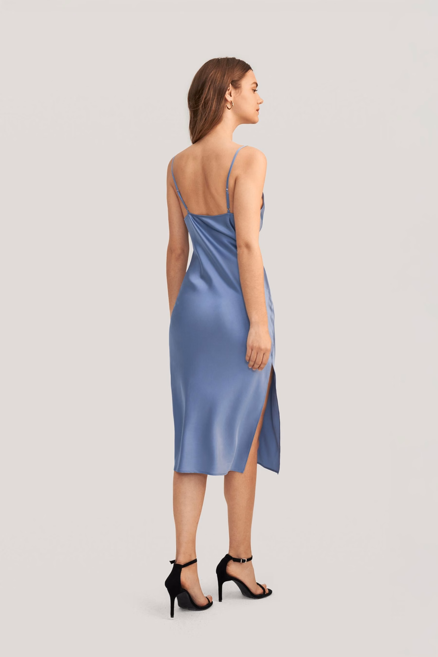 Elegancka Uwodzicielska Sukienka z Dekoltem Cowl